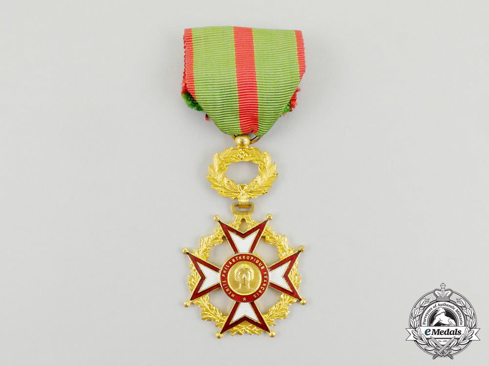 france,_iii_republic._a_grand_silver_medal_of_philanthropic_merit_with_case,_by_bacqueville_cc_6360