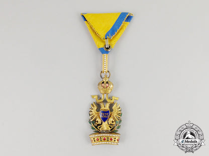 austria,_empire._an_order_of_the_iron_crown,_iii_class_with_war_decoration,_c.1917_cc_6528_2