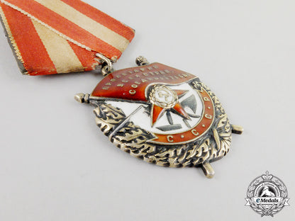 a_soviet_russia_order_of_the_red_banner,_type3_cc_6579_1_1