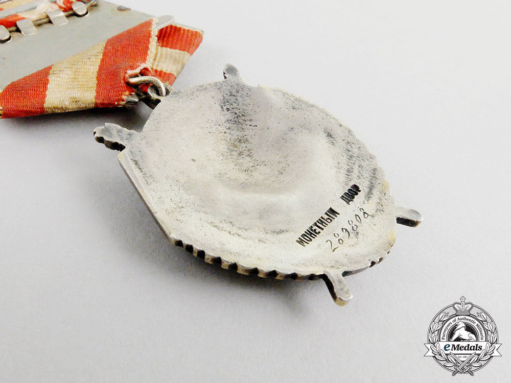 a_soviet_russia_order_of_the_red_banner,_type3_cc_6580_1_1
