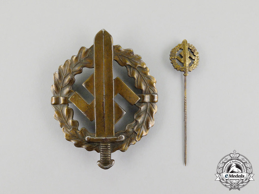 a_bronze_grade_sa_sports_badge_with_its_matching_stick_pin_cc_7378