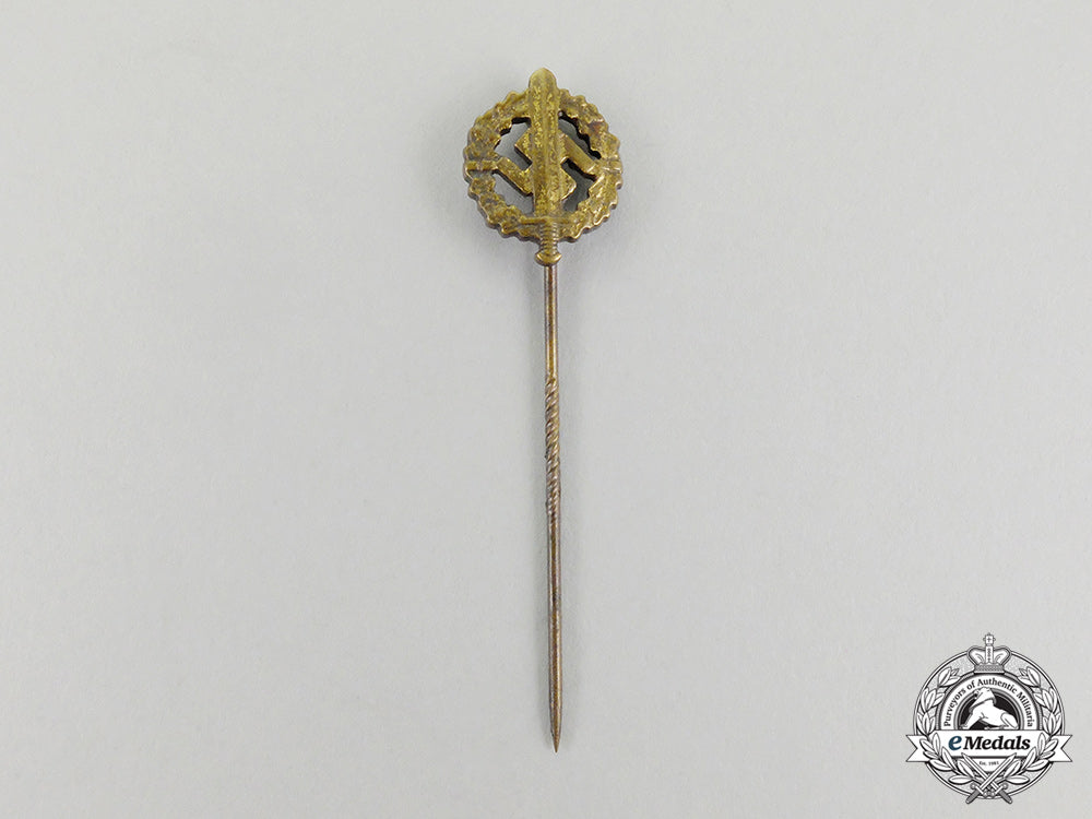 a_bronze_grade_sa_sports_badge_with_its_matching_stick_pin_cc_7379