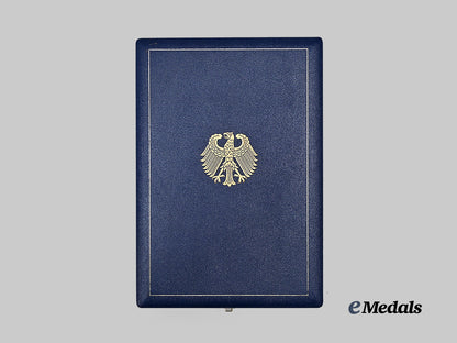 germany,_federal_republic._an_order_of_merit,_knight_commander’s_set_with_case,_by_steinhauer&_lück_e_medals__g62748_2