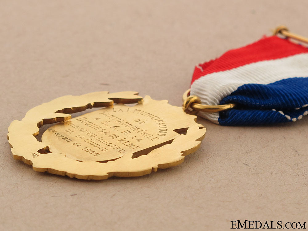 city_of_santiago_medal_to_the_duchess_of_kent,1959_chi504e