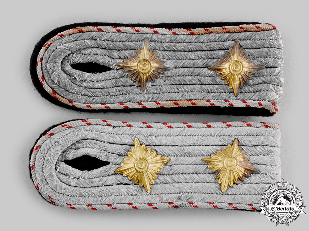 germany,_third_reich._a_rare_pair_of_ss_fachführer-_hauptsturmführer_stellengruppe“_k”_shoulder_boards_ci19_0024_1_1_1_1