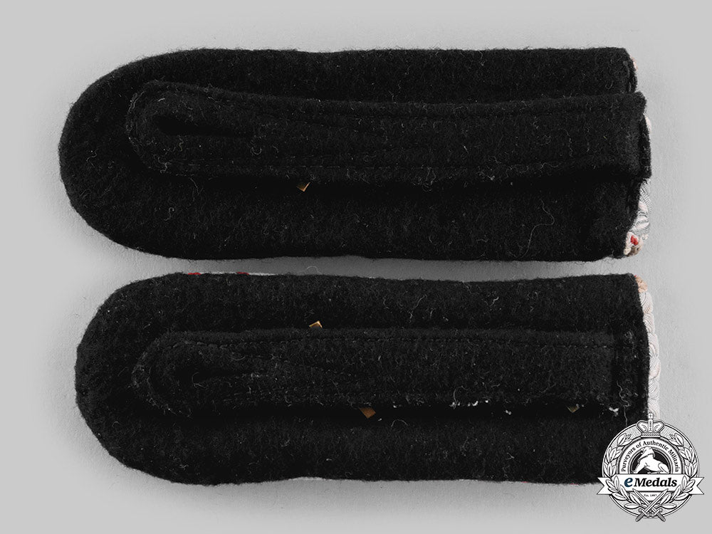germany,_third_reich._a_rare_pair_of_ss_fachführer-_hauptsturmführer_stellengruppe“_k”_shoulder_boards_ci19_0025_1_1_1_1