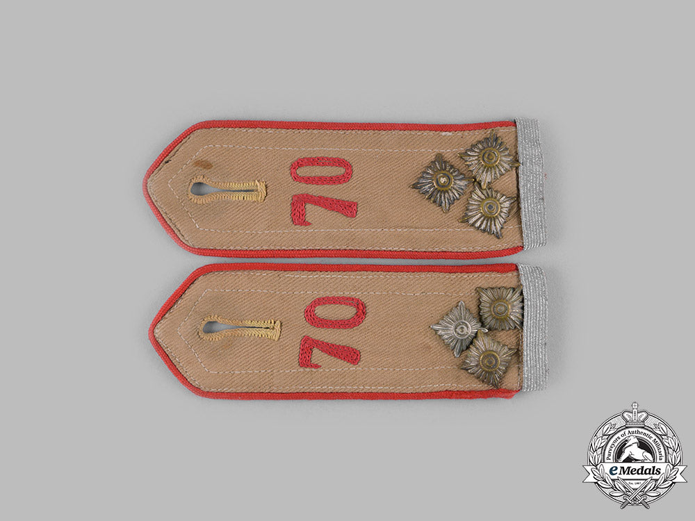 germany,_hj._a_set_of_hj_bann70_leader’s_shoulder_straps_ci19_0042