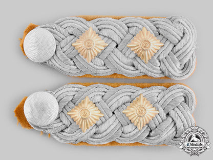 germany,_luftwaffe._a_set_of_uniform_insignia_ci19_0059_1