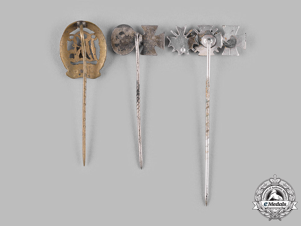 germany,_wehrmacht._a_lot_of_stick_pin_awards_ci19_0094