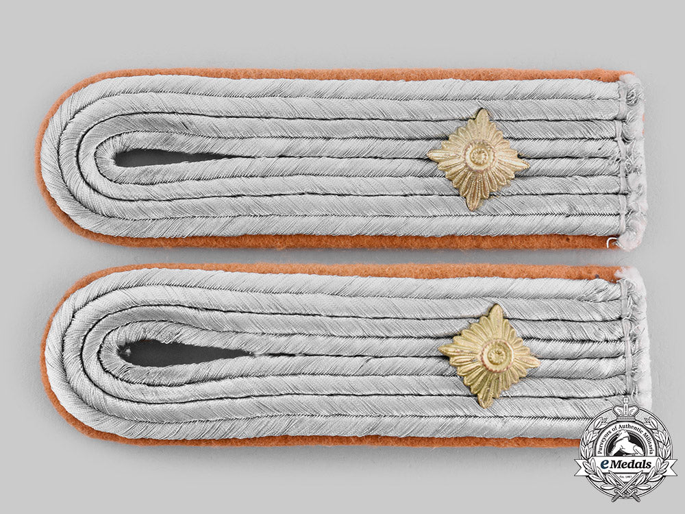germany,_heer._a_pair_of_construction_oberleutnant_shoulder_boards_ci19_0155_1