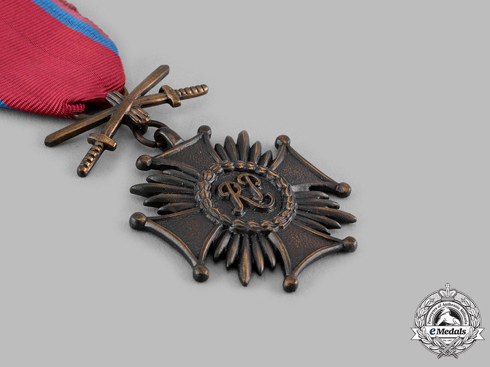 poland,_ii_republic._a_cross_of_merit,_iii_class_bronze_grade_with_swords,_fullsize_and_miniature_ci19_0229