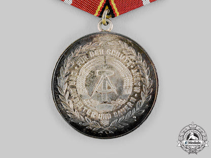 germany,_gdr._a_national_people’s_army(_nva)_distinguished_service_medal,_silver_grade,_with_case_ci19_0327
