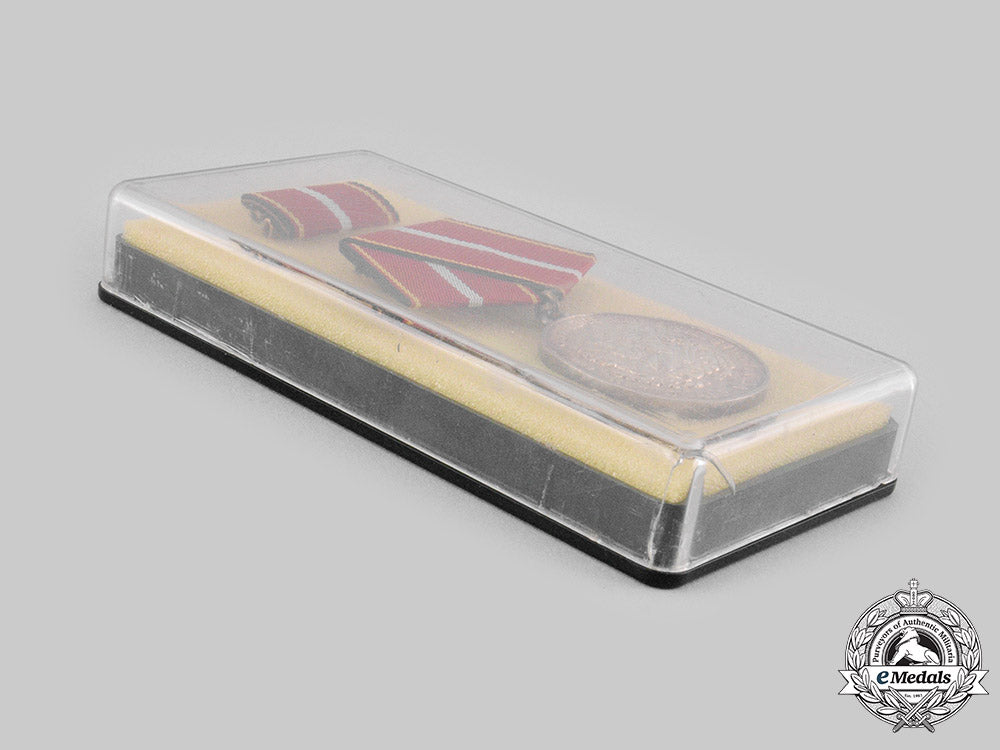 germany,_gdr._a_national_people’s_army(_nva)_distinguished_service_medal,_silver_grade,_with_case_ci19_0330