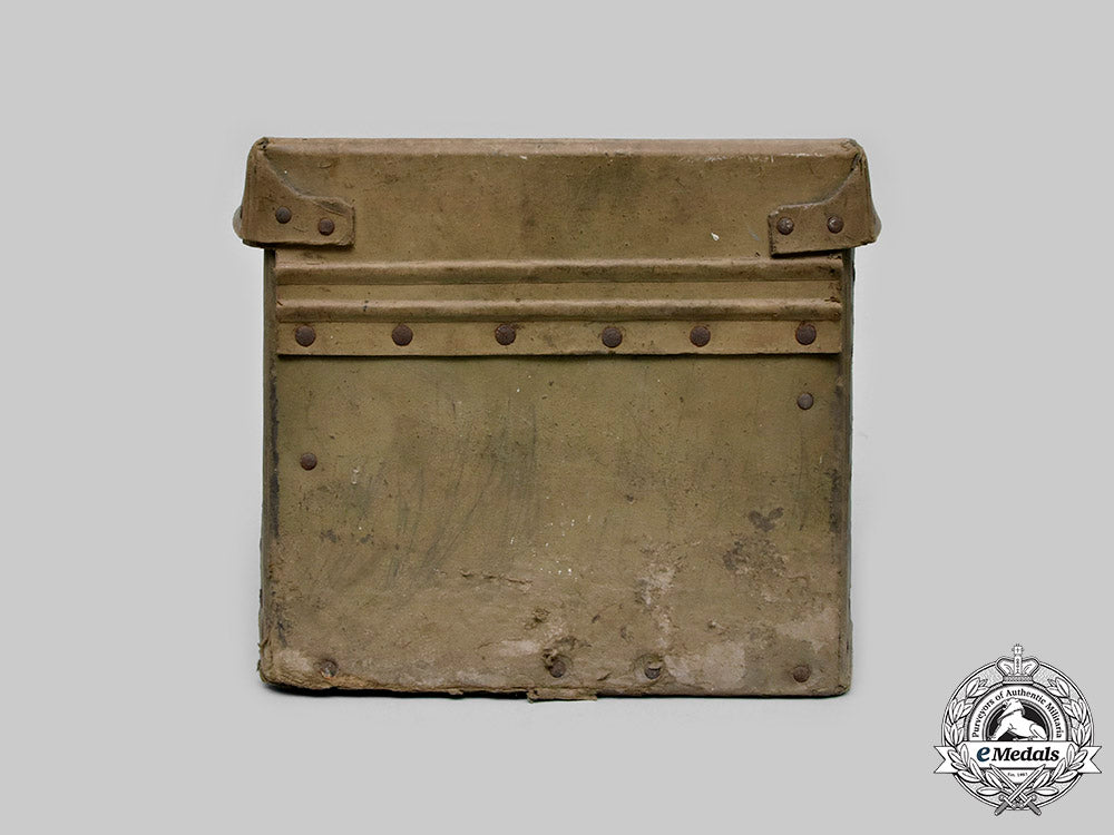 germany,_luftwaffe._a_luftwaffe_flak_ammunition_case_ci19_0575_1