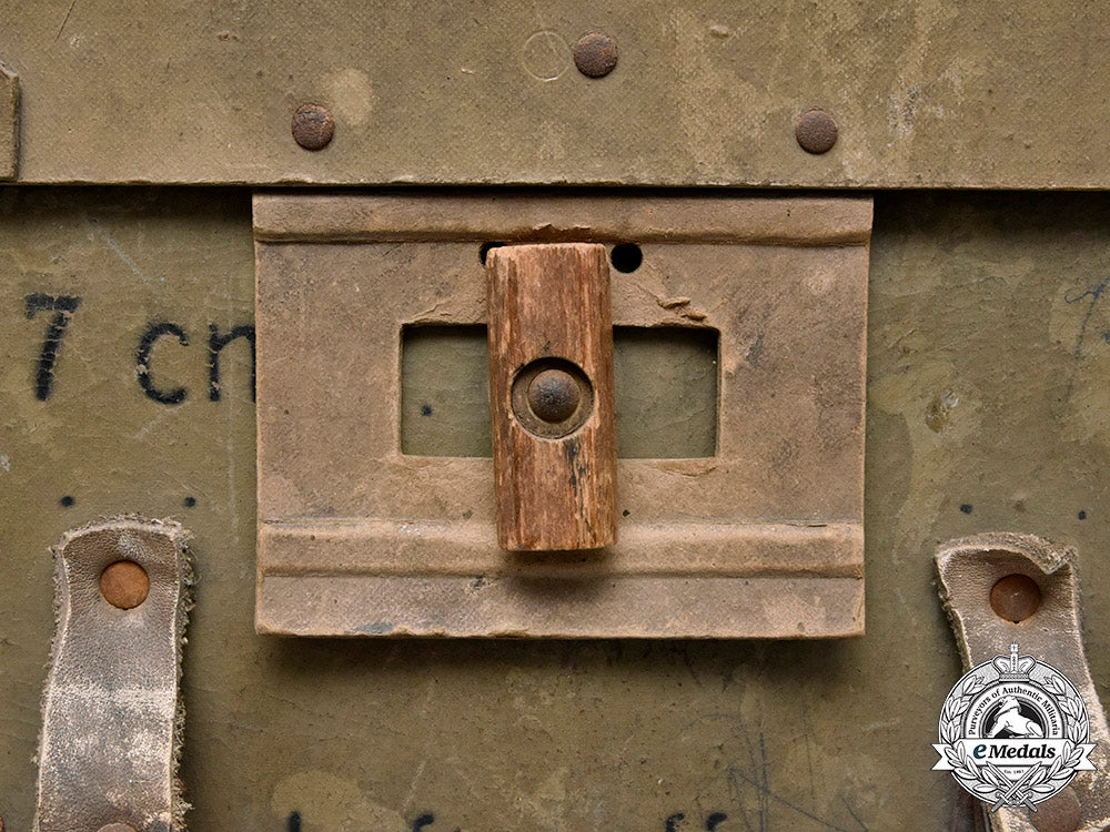 germany,_luftwaffe._a_luftwaffe_flak_ammunition_case_ci19_0578_1