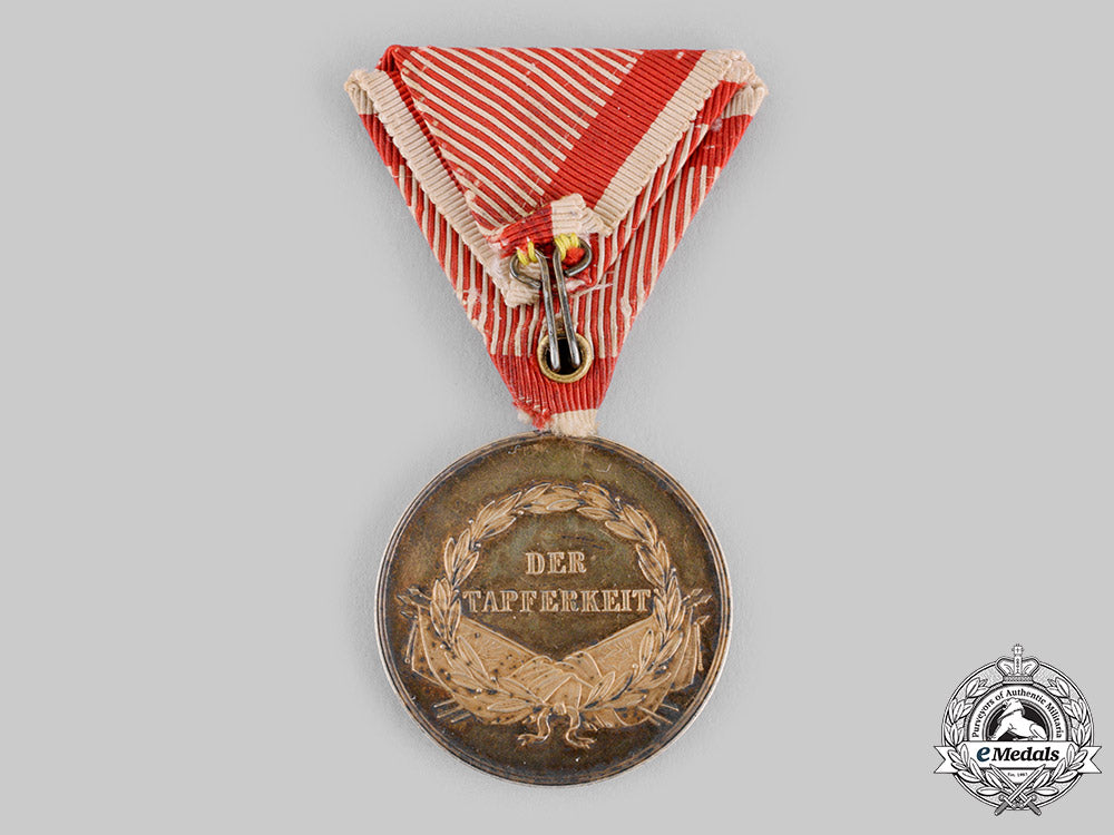 austria,_imperial._a_medal_for_bravery,_gold_grade,_by_georg_leisek,_c.1917_ci19_0600