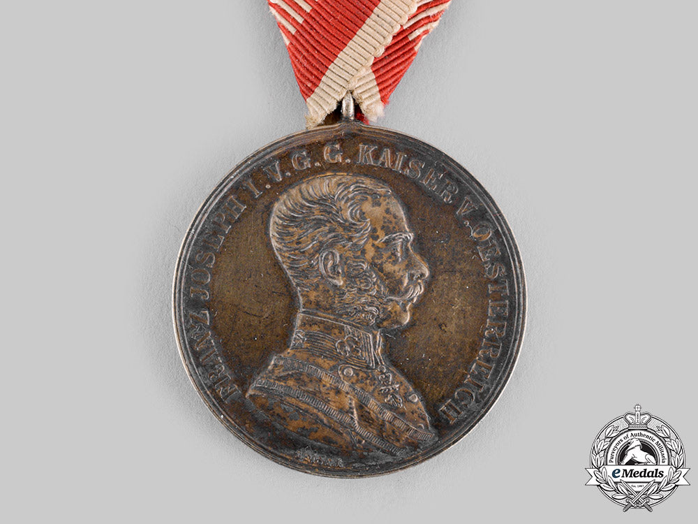 austria,_imperial._a_medal_for_bravery,_gold_grade,_by_georg_leisek,_c.1917_ci19_0601