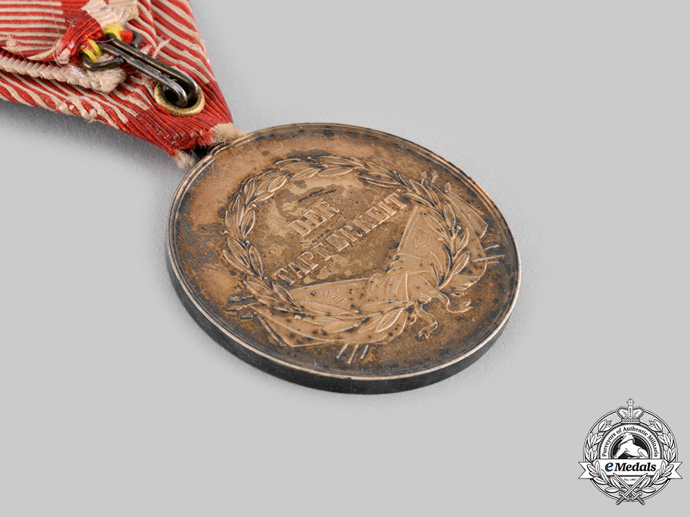 austria,_imperial._a_medal_for_bravery,_gold_grade,_by_georg_leisek,_c.1917_ci19_0604