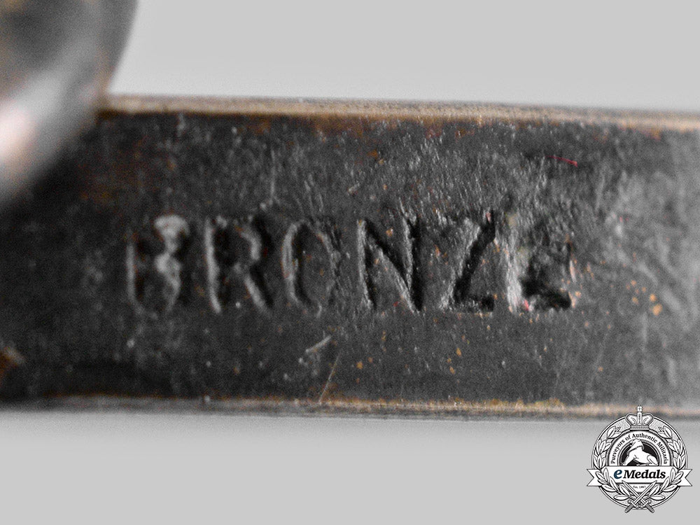 austria,_imperial._a_medal_for_bravery,_gold_grade,_by_georg_leisek,_c.1917_ci19_0605