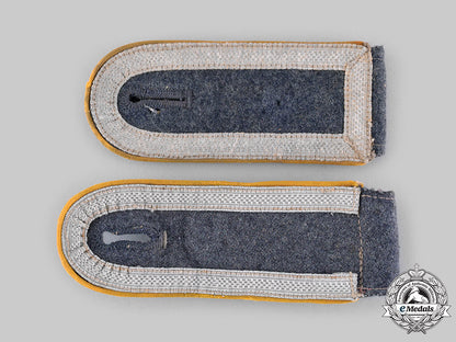 germany,_luftwaffe._a_lot_of_shoulder_boards_and_straps_ci19_0676