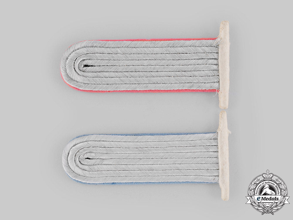 germany,_luftwaffe._a_lot_of_shoulder_boards_and_straps_ci19_0679