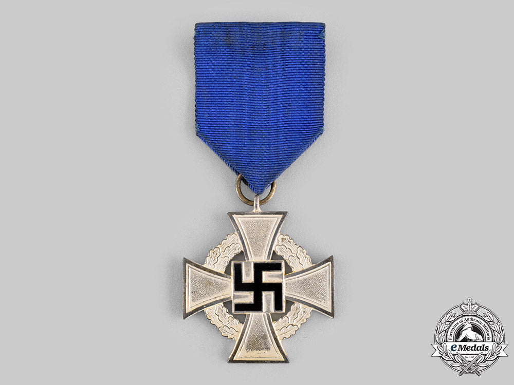 germany,_third_reich._a25-_year_civil_service_faithful_service_medal,_with_case_ci19_0763
