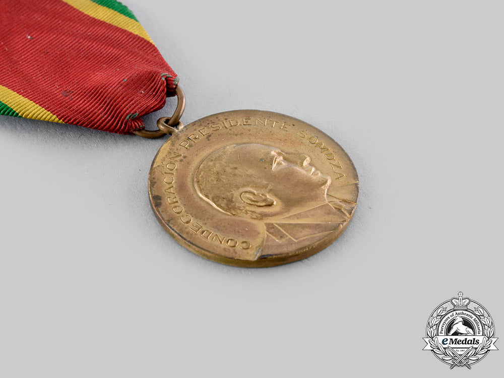 nicaragua,_republic._a_decoration_of_president_samoza_ci19_0903_1