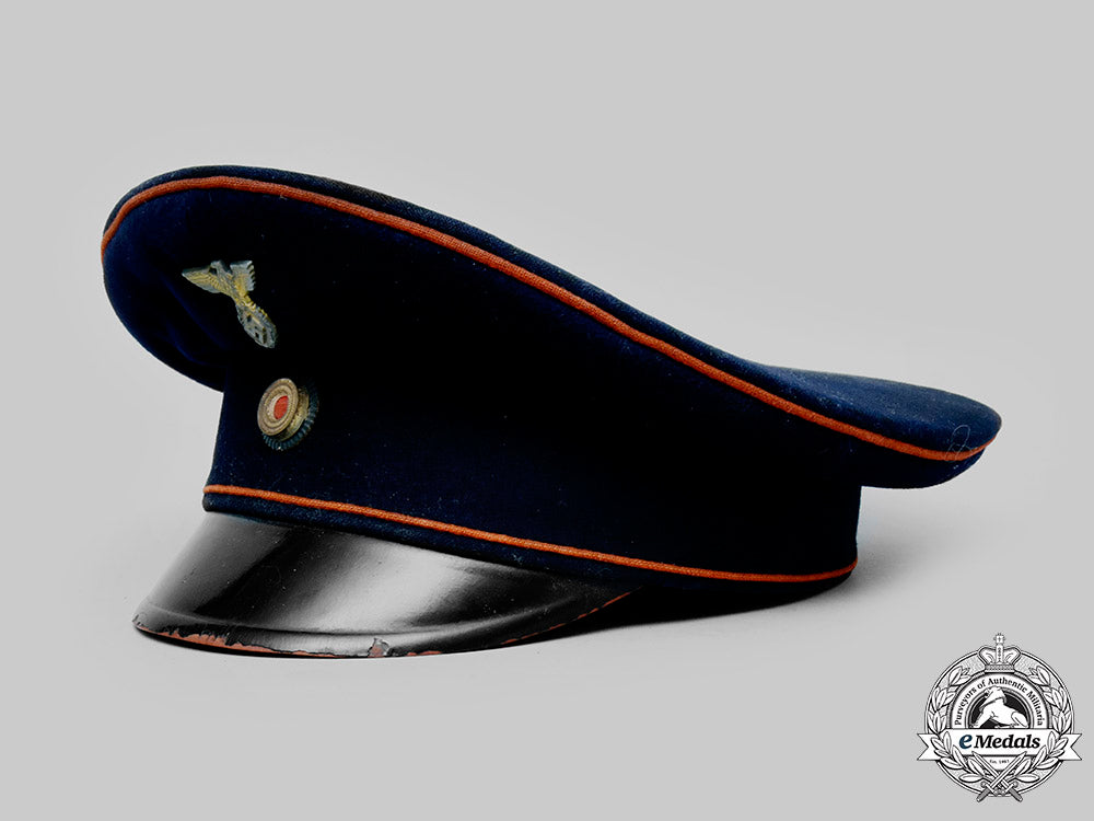 germany,_reichsbahn._a_named_bahnhofsvorsteher/_fahrdienstleiter_visor_cap,_by_hans_eichmüller_ci19_0931_1
