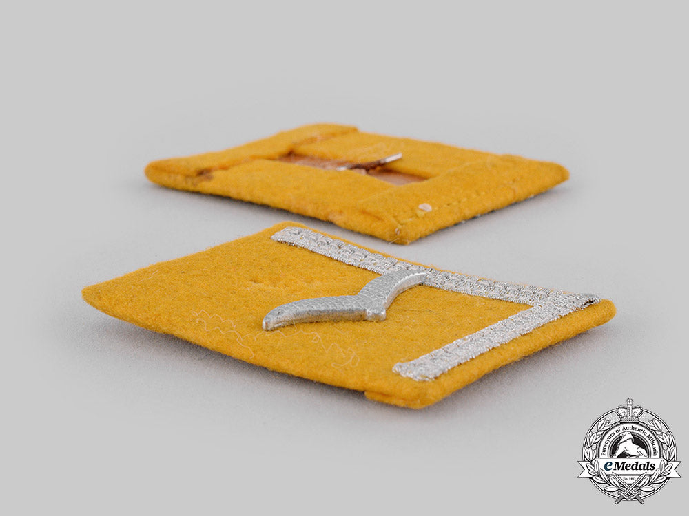germany,_luftwaffe._a_set_of_flight_personnel_unteroffizier_collar_tabs_ci19_0954