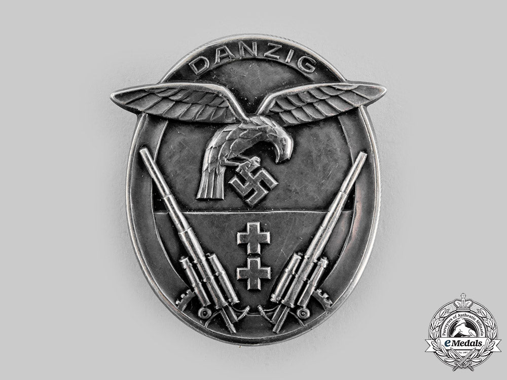 danzig,_free_state._a_rare_danzig_flak_badge_ci19_0989_1