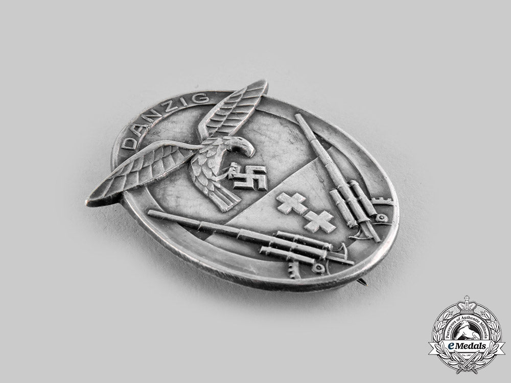 danzig,_free_state._a_rare_danzig_flak_badge_ci19_0991_1