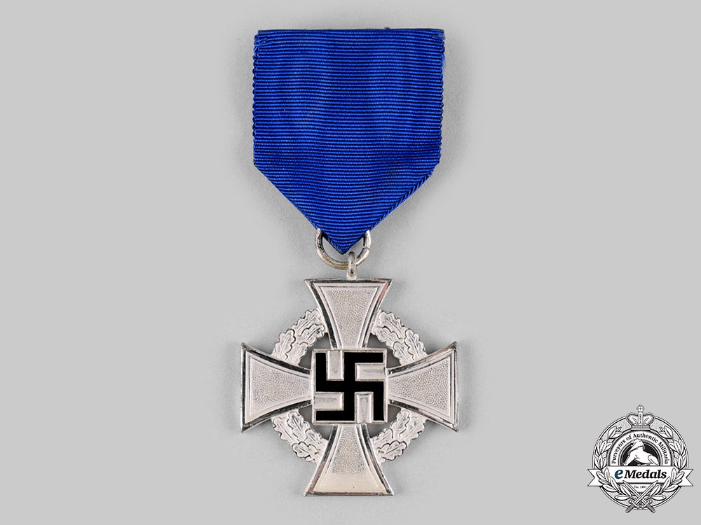 germany,_third_reich._a25-_year_faithful_service_cross,_with_case,_by_wächtler&_lange_ci19_1039