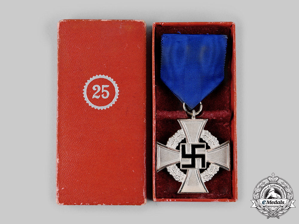 germany,_third_reich._a25-_year_faithful_service_cross,_with_case,_by_wächtler&_lange_ci19_1044