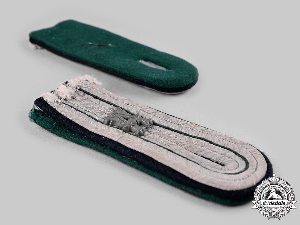 germany,_heer._a_set_of_heeresverwaltung_leutnant_shoulder_boards_ci19_1093