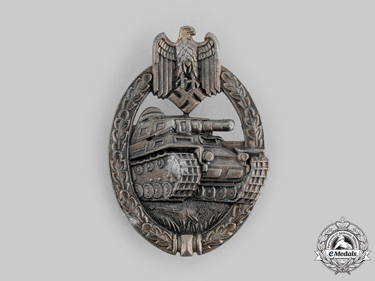 germany,_heer._a_panzer_assault_badge_in_bronze,_by_friedrich_linden_ci19_1123_1