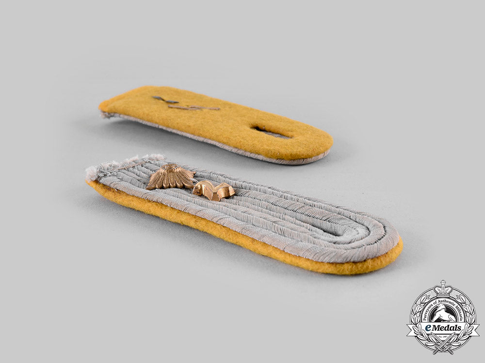 germany,_heer._a_set_of_cavalry/_reconnaissance_oberleutnant_rank_insignia_ci19_1144_1