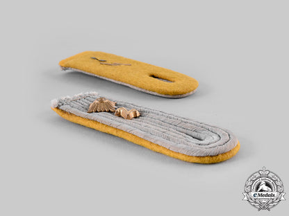 germany,_heer._a_set_of_cavalry/_reconnaissance_oberleutnant_rank_insignia_ci19_1144_1