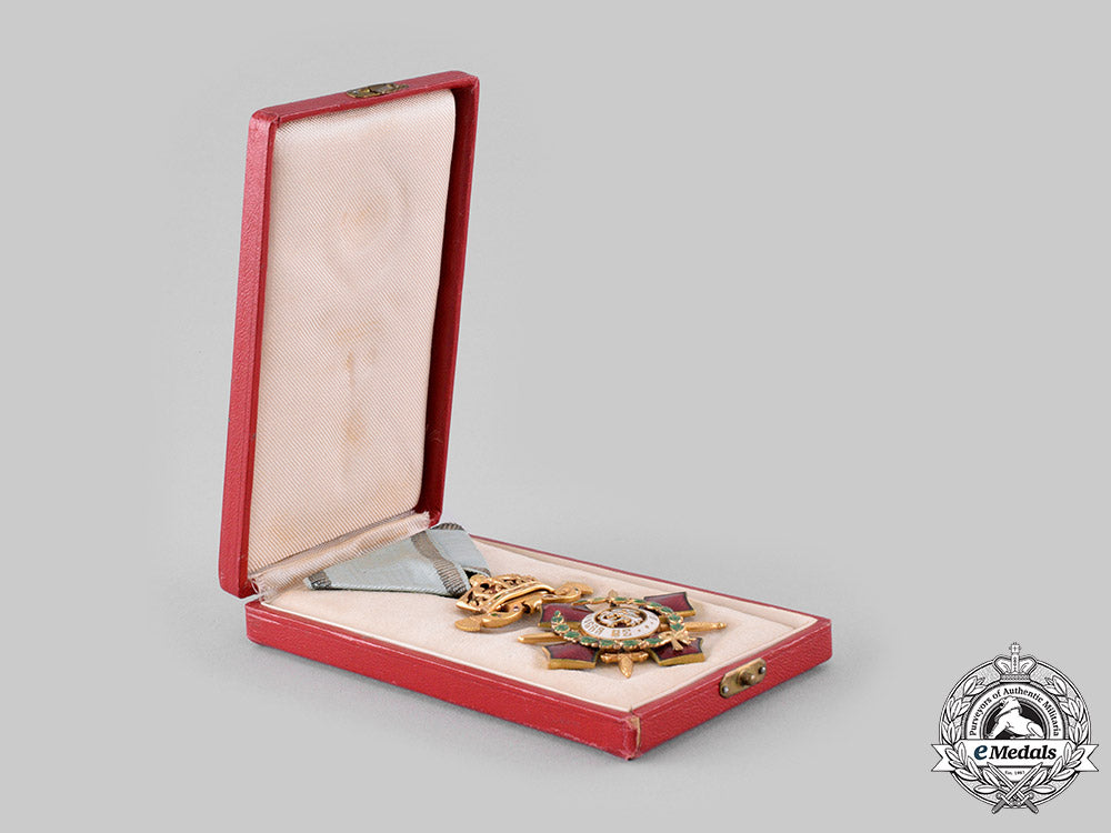 bulgaria,_kingdom._an_order_of_military_merit,_v_class_with_war_decoration_case,_c.1918_ci19_1221
