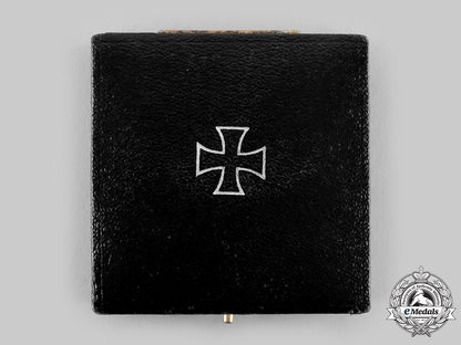 germany,_federal_republic._an_iron_cross,_i_class,1957_issue_with_case_ci19_1310_1