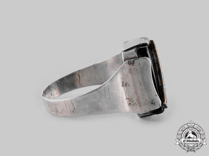 germany,_third_reich._a_kurland_silver_campaign_ring_ci19_1322_1