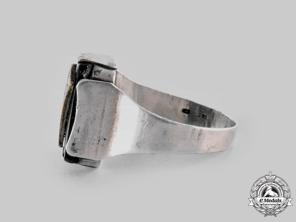 germany,_third_reich._a_kurland_silver_campaign_ring_ci19_1324_1