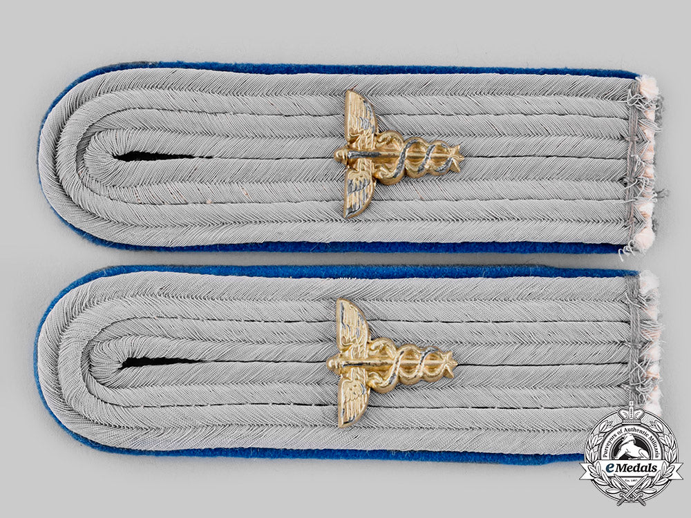 germany,_heer._a_pair_of_administrative_official_leutnant_shoulder_boards_ci19_1345_1