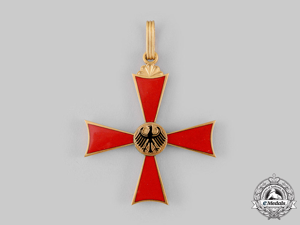 germany,_federal_republic._an_order_of_merit,_commander's_cross_with_case,_by_schuler&_kun_ci19_1360