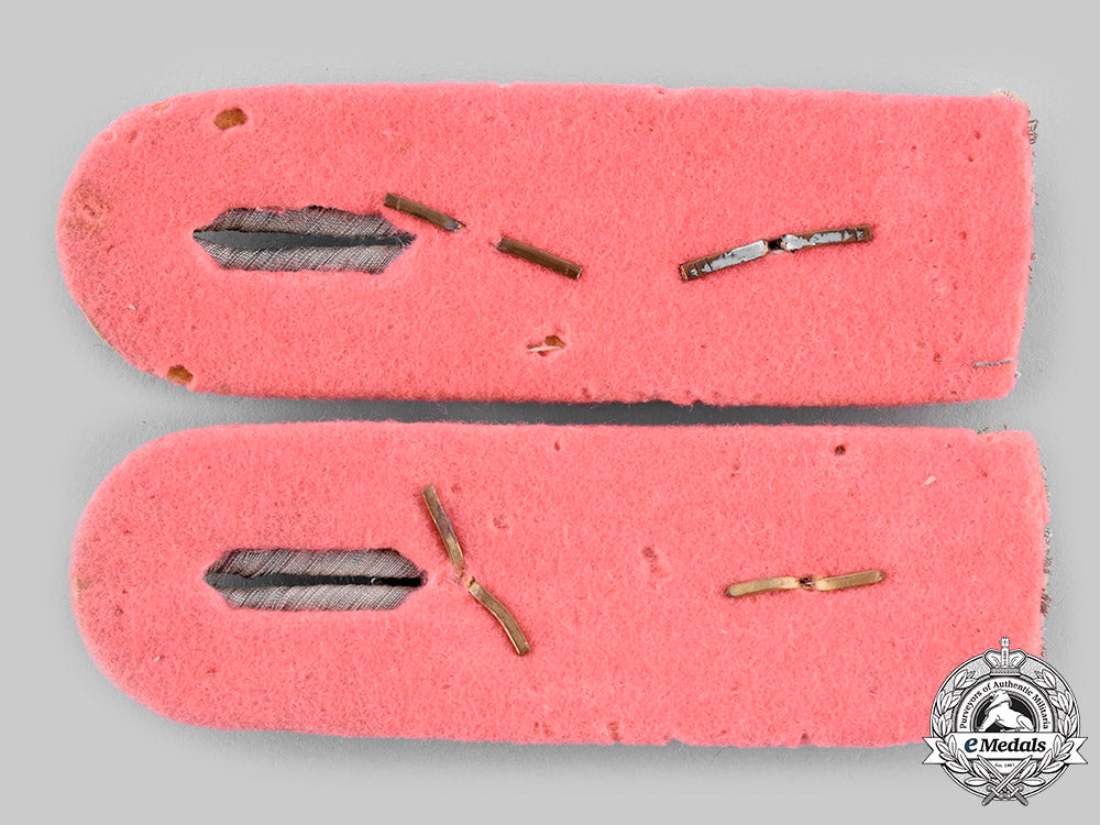 germany,_heer._a_pair_of_hauptmann_panzer_shoulder_boards_ci19_1360_1
