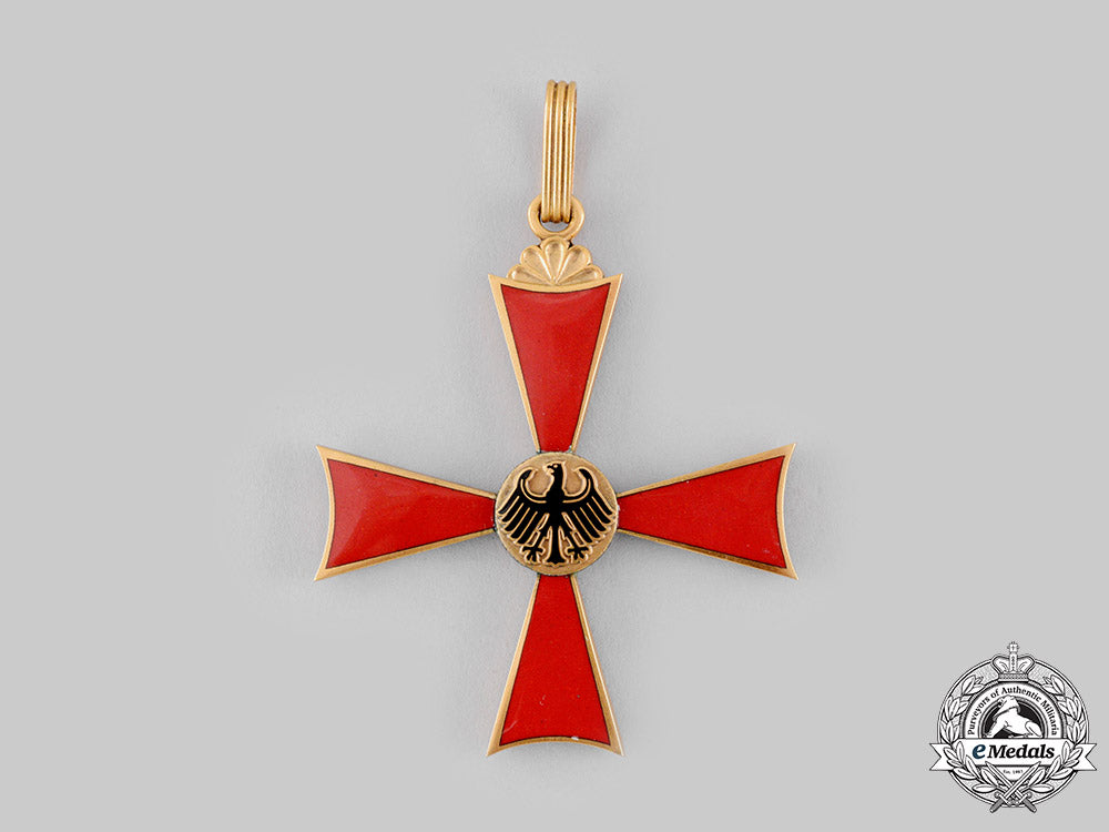 germany,_federal_republic._an_order_of_merit,_commander's_cross_with_case,_by_schuler&_kun_ci19_1361