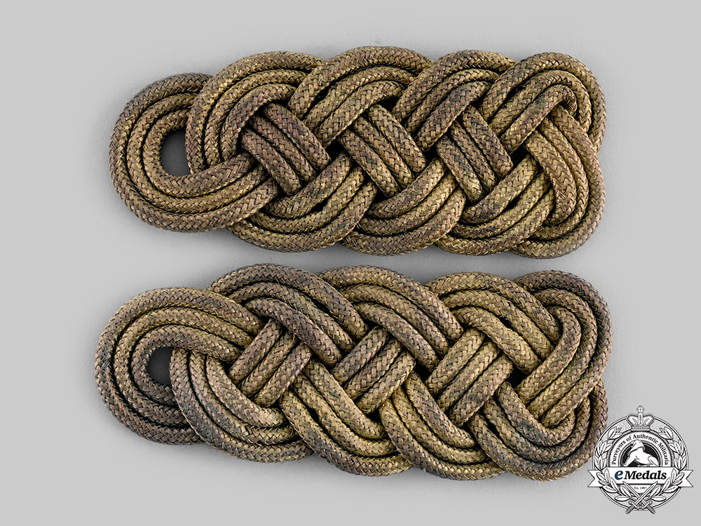 germany,_heer._a_set_of_generalfeldmarschall_shoulder_board_decorations_ci19_1375_1