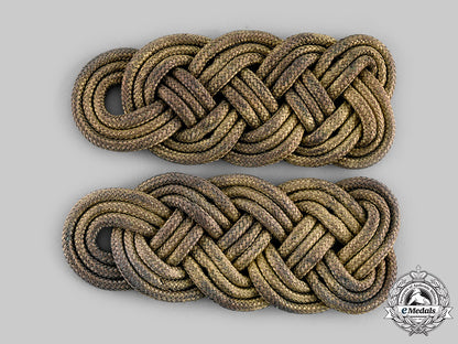 germany,_heer._a_set_of_generalfeldmarschall_shoulder_board_decorations_ci19_1375_1