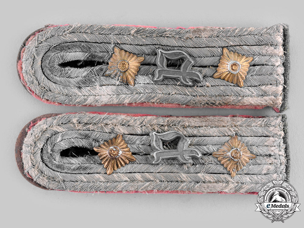 germany,_heer._a_set_of_panzerjäger_hauptmann_shoulder_boards_ci19_1467_1