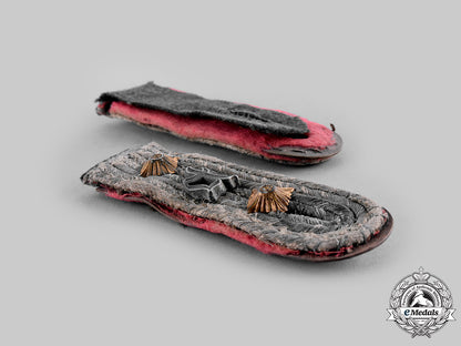 germany,_heer._a_set_of_panzerjäger_hauptmann_shoulder_boards_ci19_1470_1