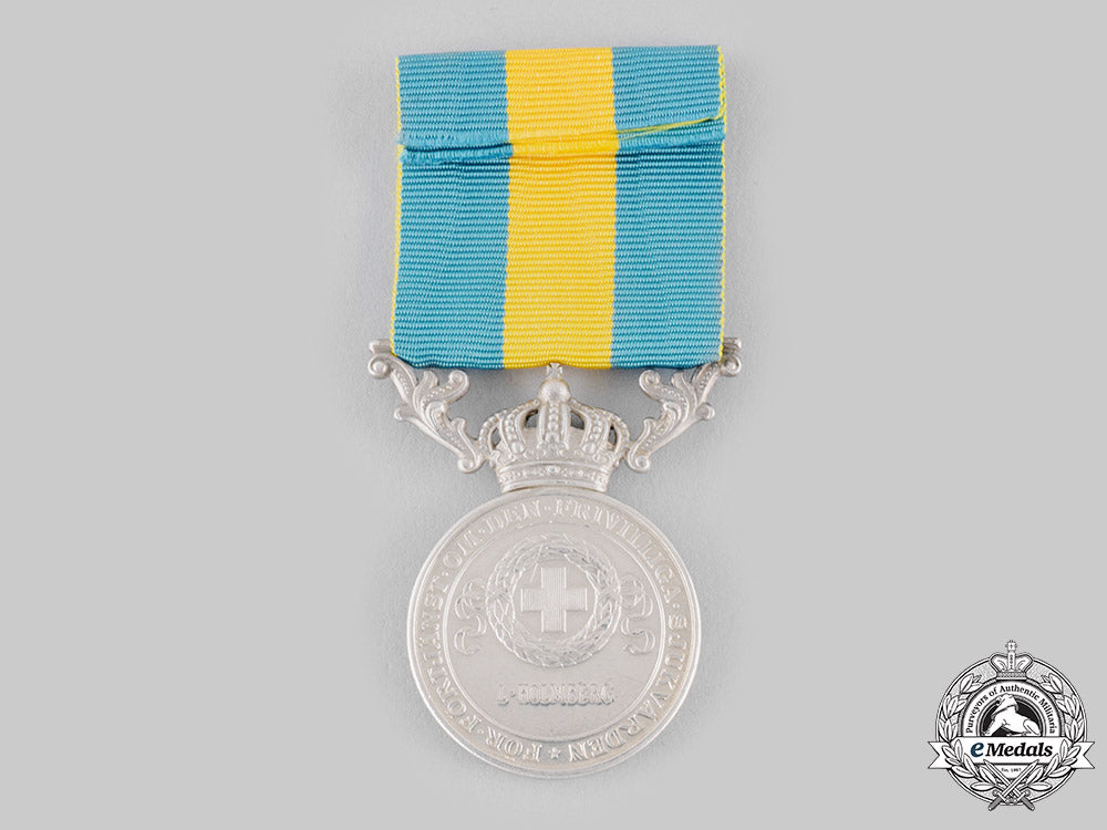 sweden,_kingdom._a_gustav_v_royal_red_cross_merit_medal,_ii_class_silver_grade_for_volunteers_ci19_1544